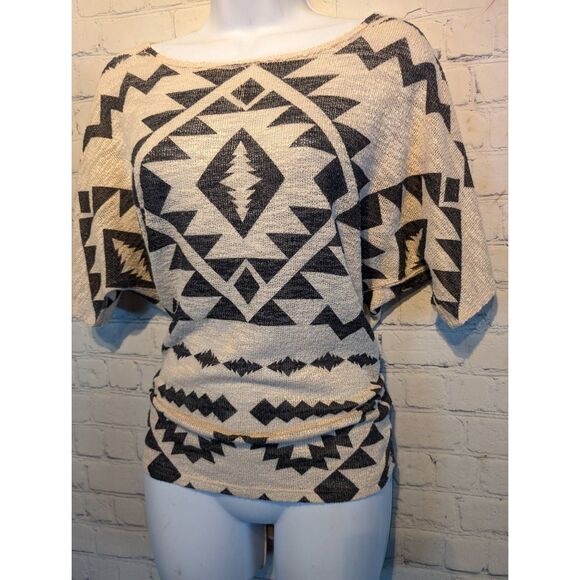 Ginger G loose fit western print knit top medium - Picture 2 of 5